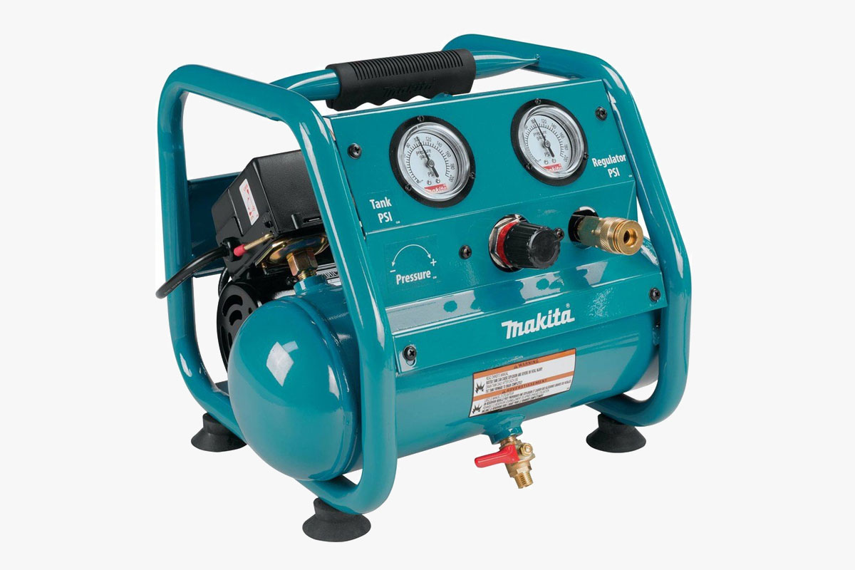 Makita AC001 Compact Air Compressor